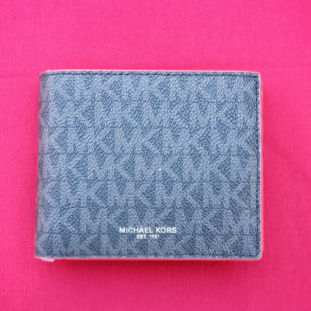 Michael Kors Mens Logo Billfold with Passcase
